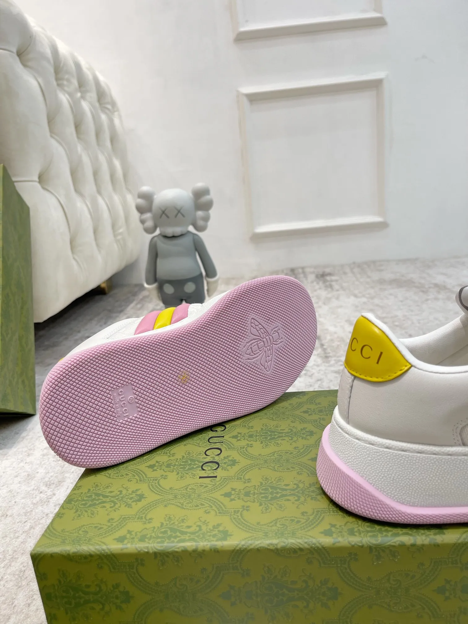 👟👟Ex-factory price 660👟👟Gucci's latest chubby thick-soled dirty shoes~~couple casual shoes, 6cm height-increasing shoes~~ The upper is stained cowhide stitched with classic double G cloth fabric, the terry cloth is delicate and sweat-absorbent and breathable, the foot pad is integrated with latex injection molding, 6cm thick T👟👟Ex-factory price U two-color sole✅ 35-40